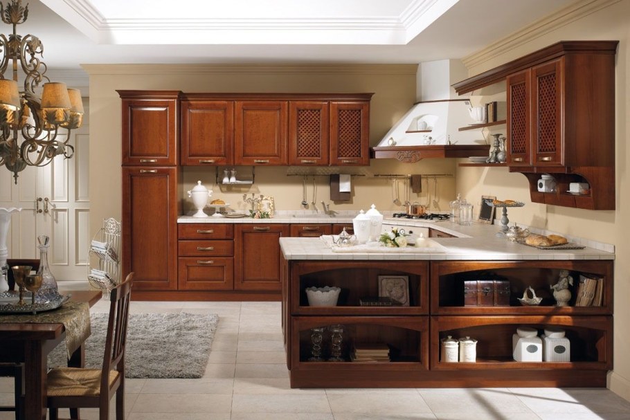 Кухня цвета натурального дерева