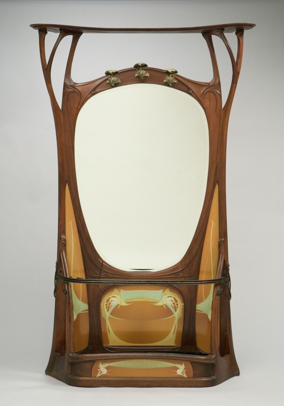 Эмиль Галле стол