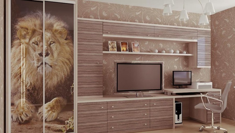 Гостиная с компьютерным столом