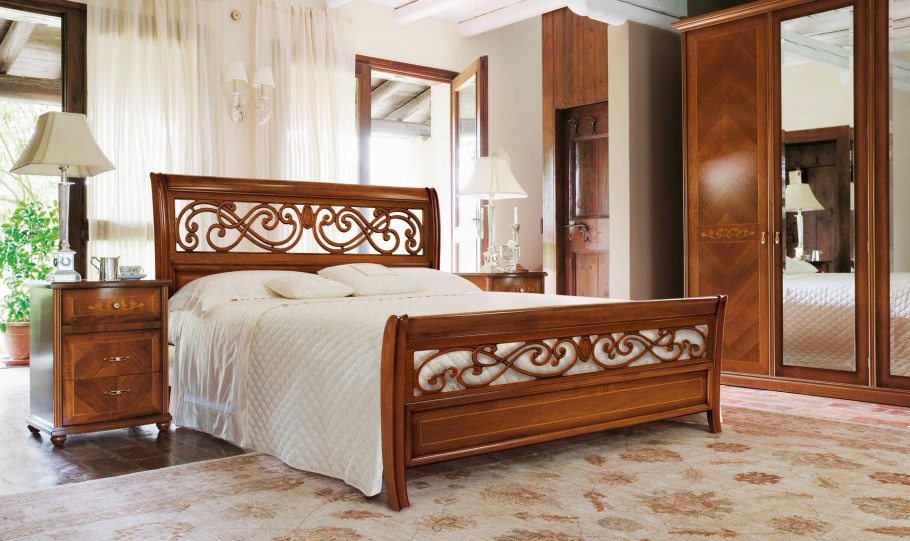 Кровать с изножьем Италия