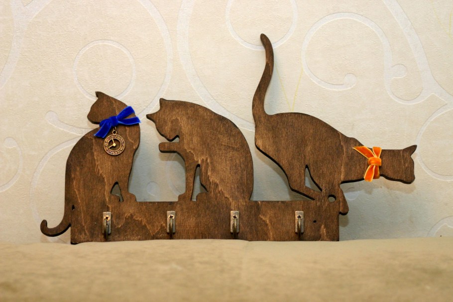 Кот из фанеры