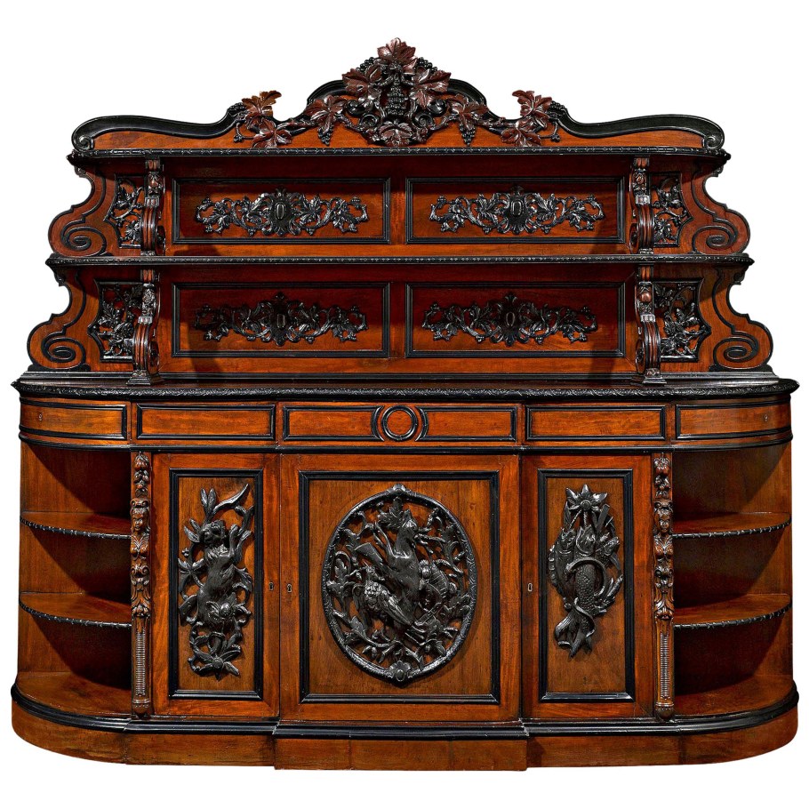 Комод в викторианском стиле