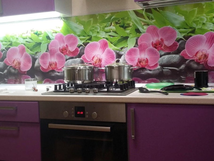 Пластиковый фартук для кухни