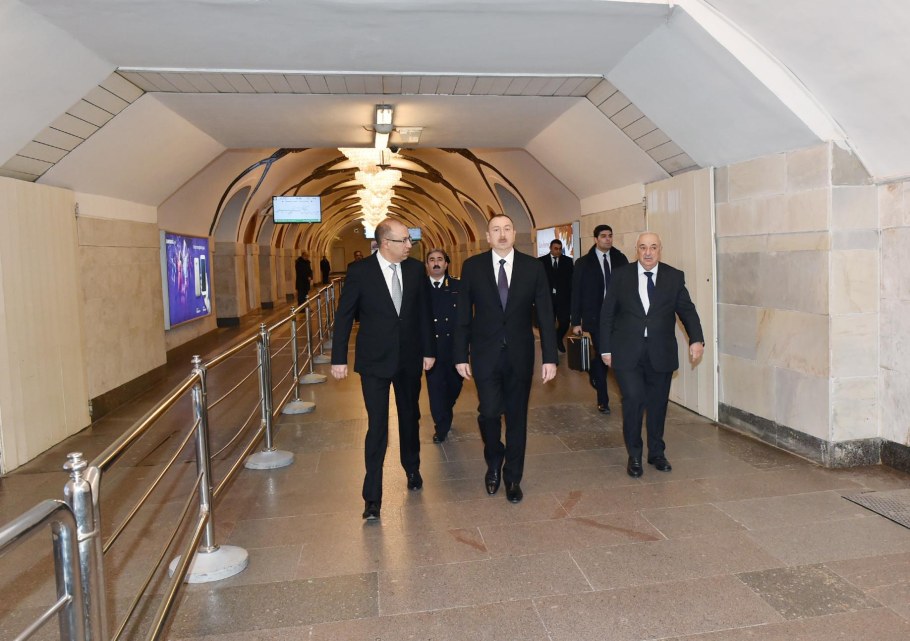 Бакинский метрополитен станция Эльмляр Академиясы