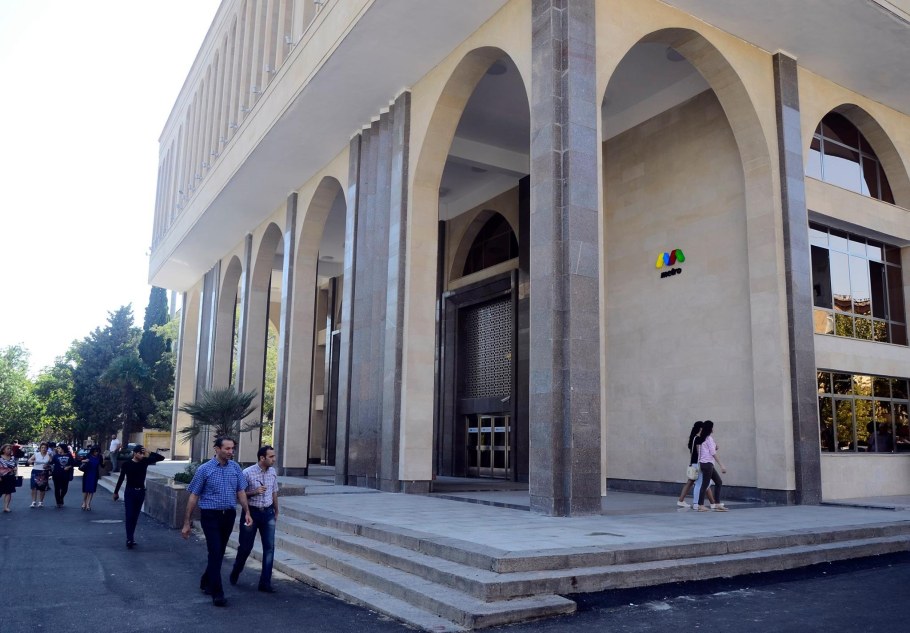 Бакинский метрополитен станция Эльмляр Академиясы