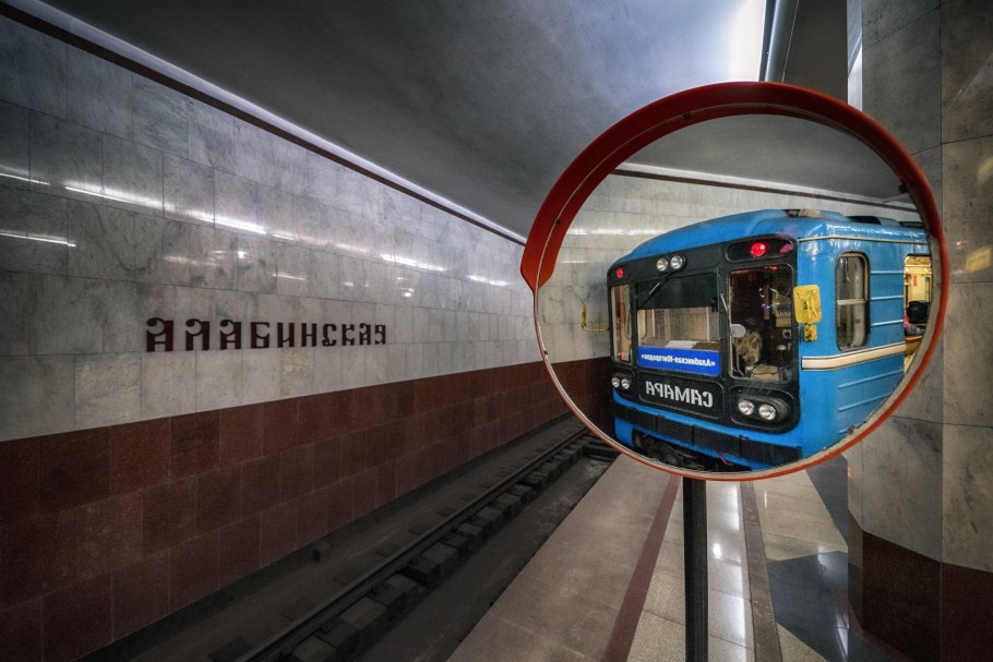 Строить метро прокатитесь поезде.