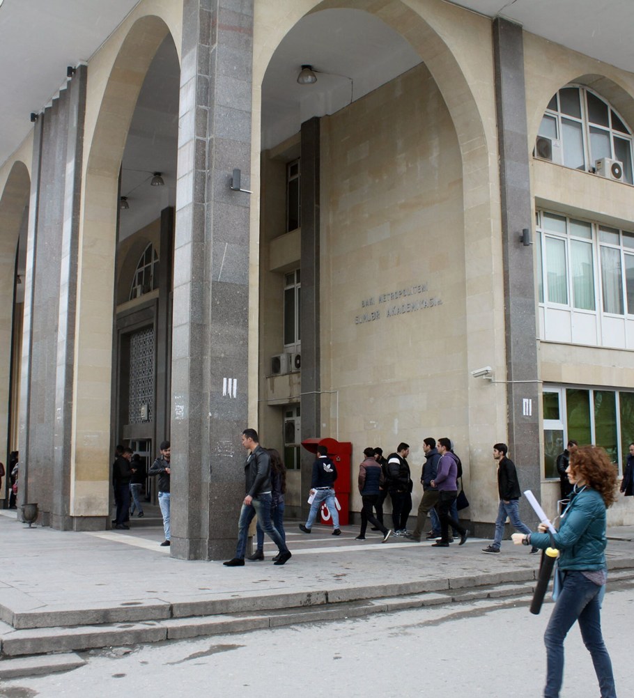 Станция Элмляр Академиясы