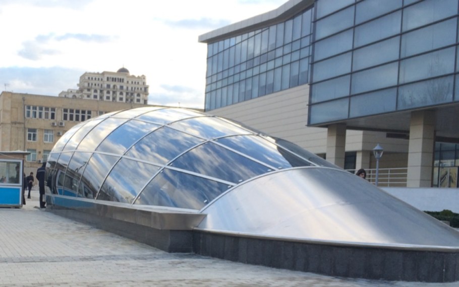 Метро Элмляр Академиясы