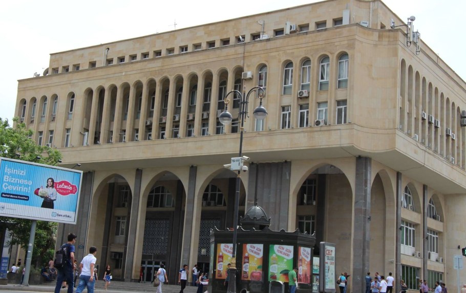 Элмляр Академиясы Баку