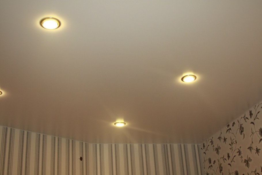 Матовый натяжной потолок