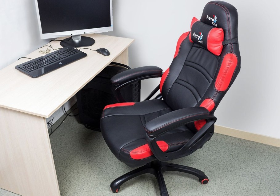 Игровое кресло AEROCOOL ac80с