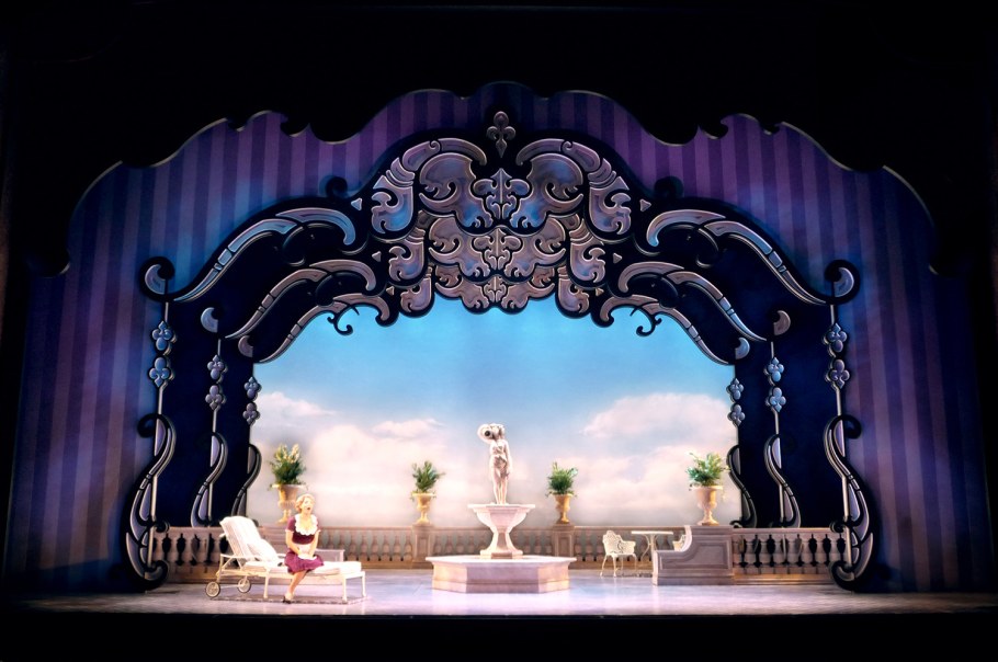 Декорация замок из картона