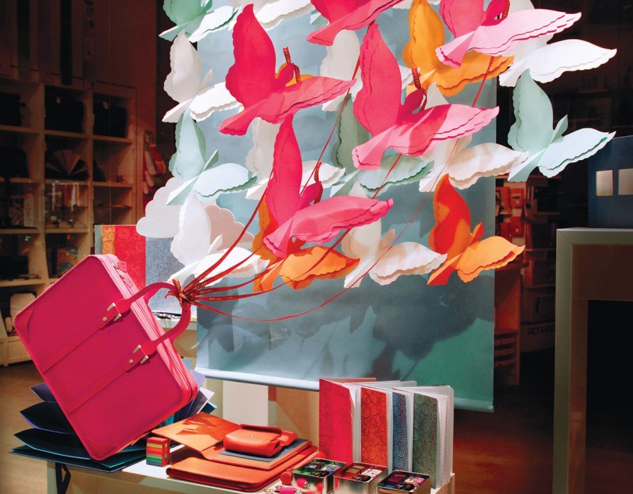 Необычное украшение зала