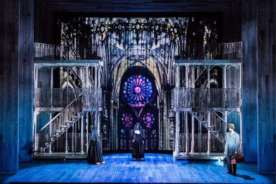 Декорации из цветов