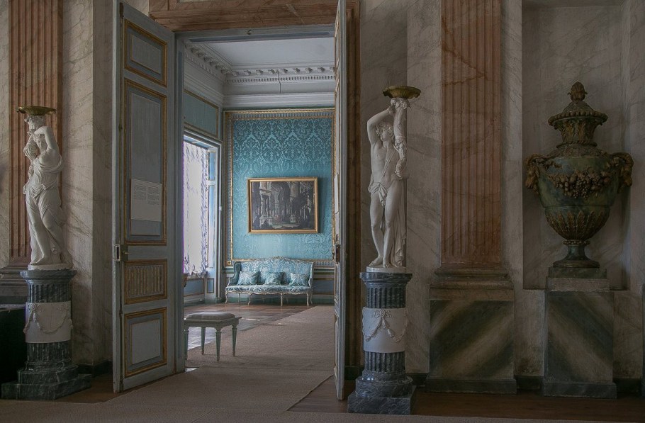 Вестибюль дворца усадьбы «Кусково»