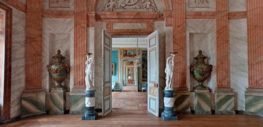 Вестибюль дворца усадьбы «Кусково»