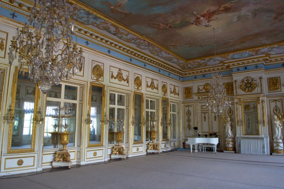 Танцевальный зал Кусково