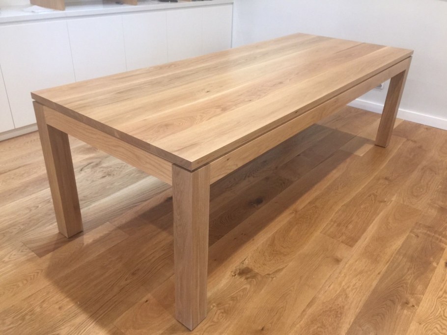 Кровать из массива дуба