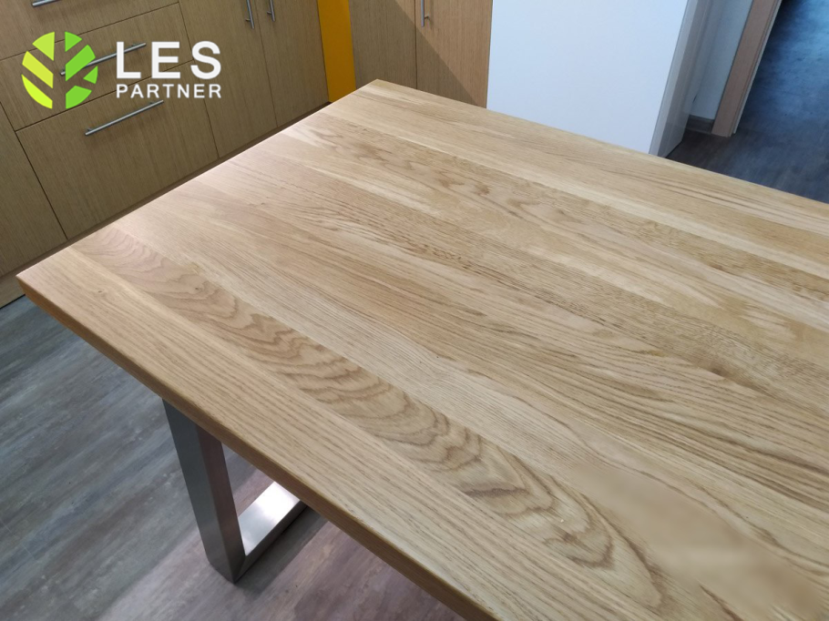 Дубовый письменный стол из массива