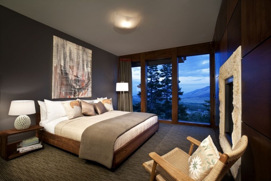 Интерьер спальни в доме из клееного бруса