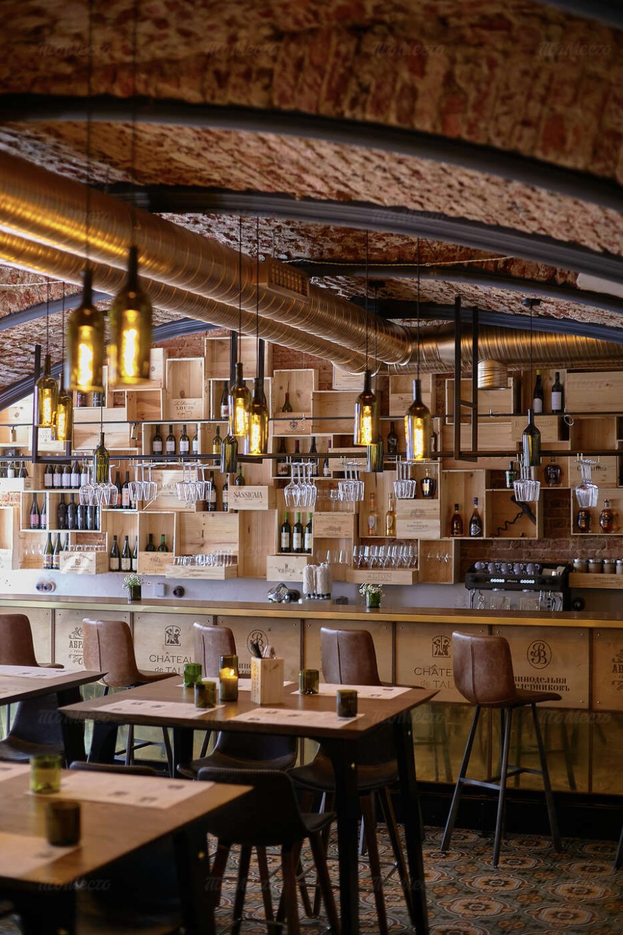 Есенин в баре