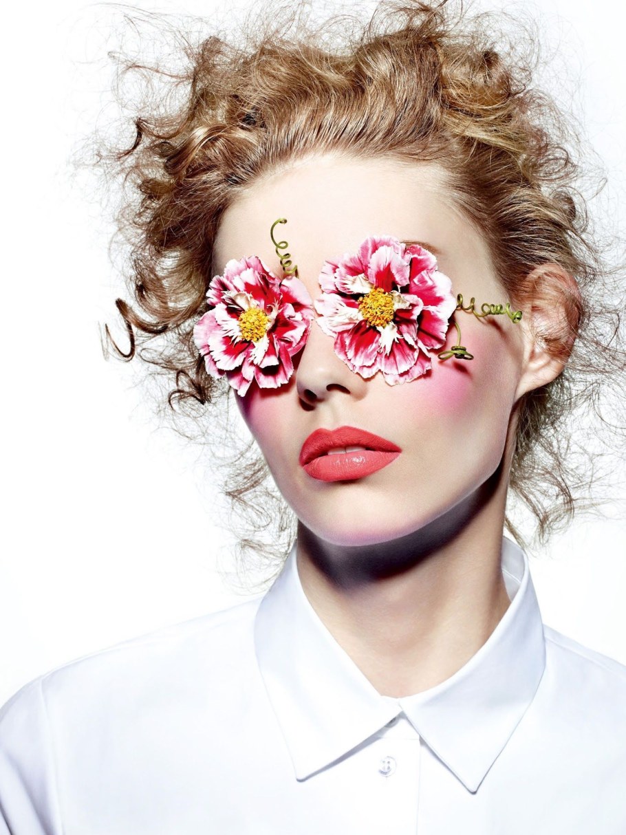 Девушка с обложки журнала