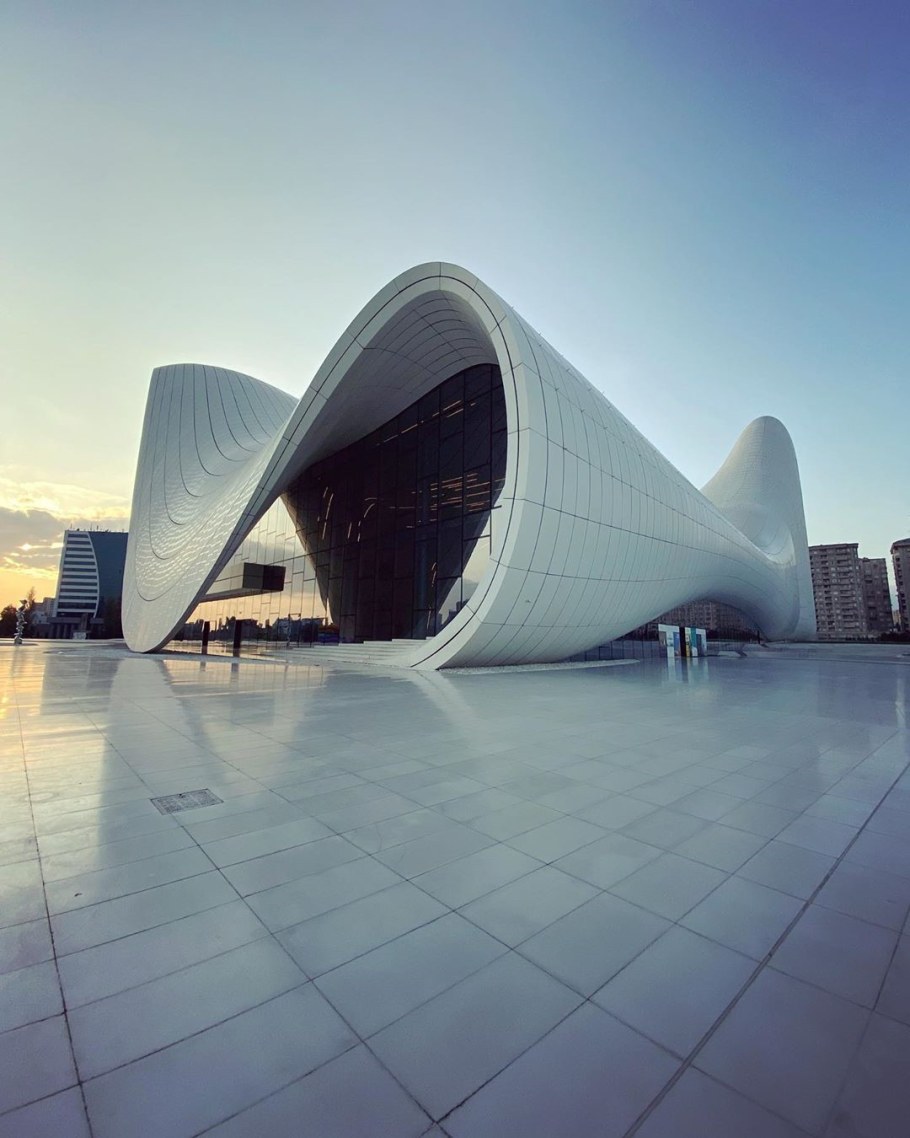 Музей Гейдар Алиев центр Баку