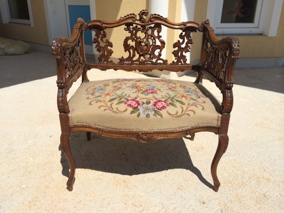 Диван Ренессанс 19 век