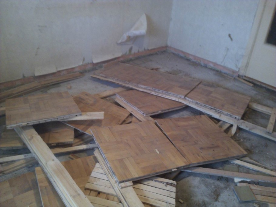 Демонтаж щитового паркета