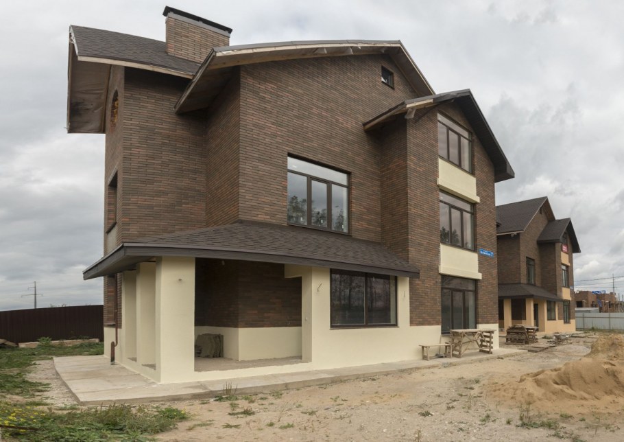 Браер мокко кирпич дома