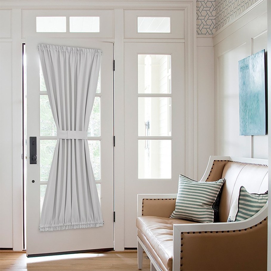 Шторы на дверях в интерьере