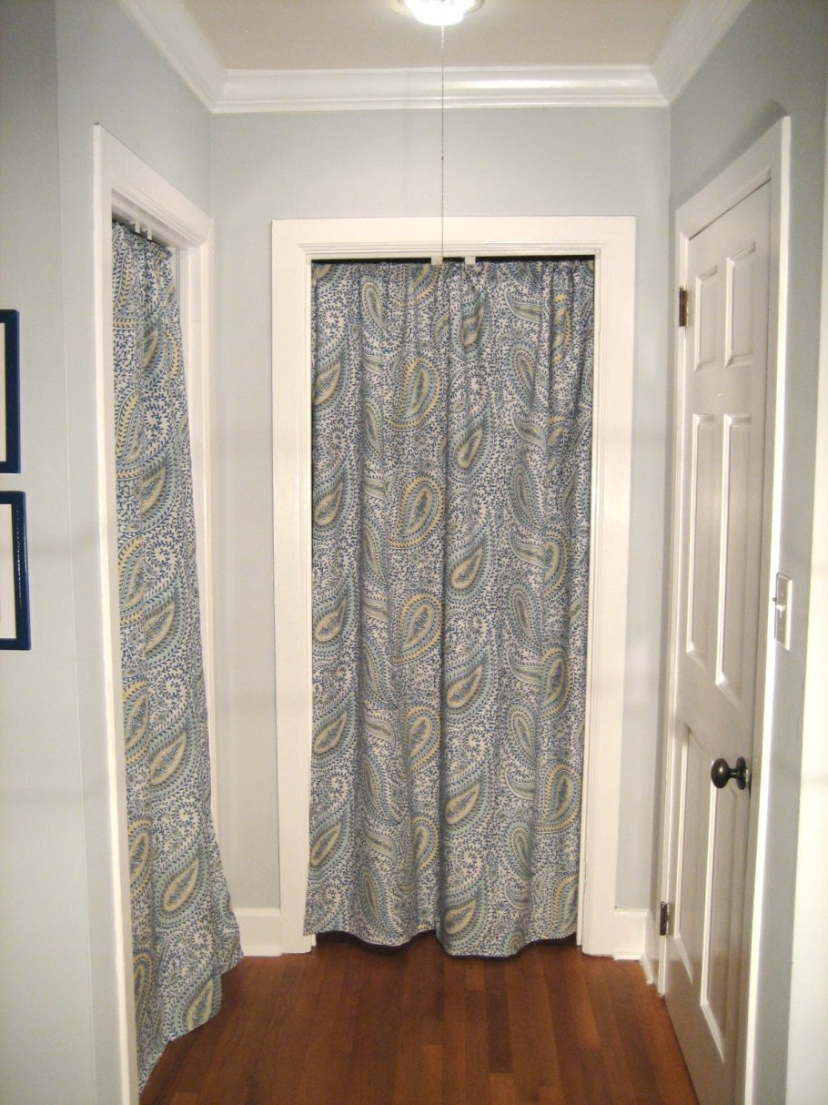 Шторы на дверной проем