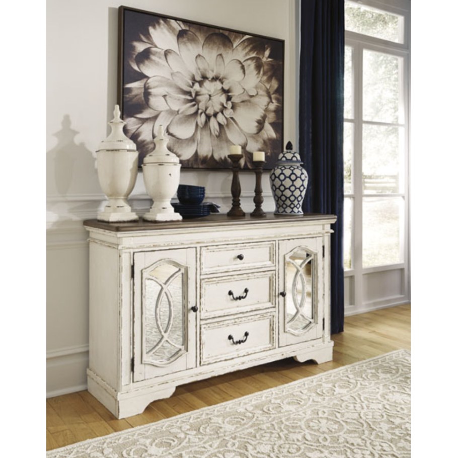 Комод для столовой Realyn d743-60