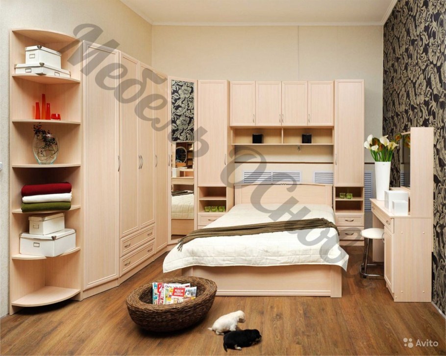 Шкаф для маленькой комнаты