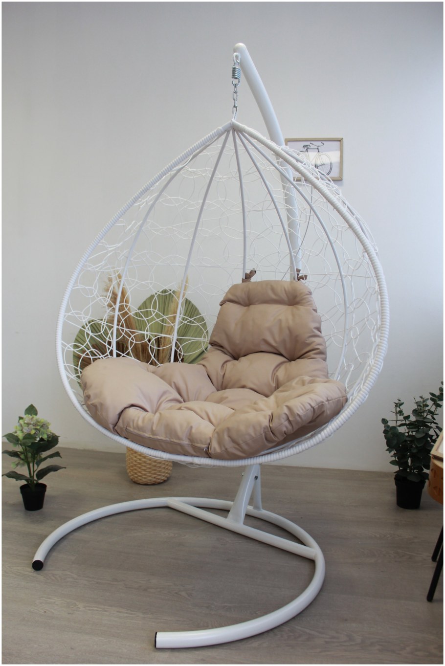 Подвесное кресло кокон круглое вращающееся ротанг