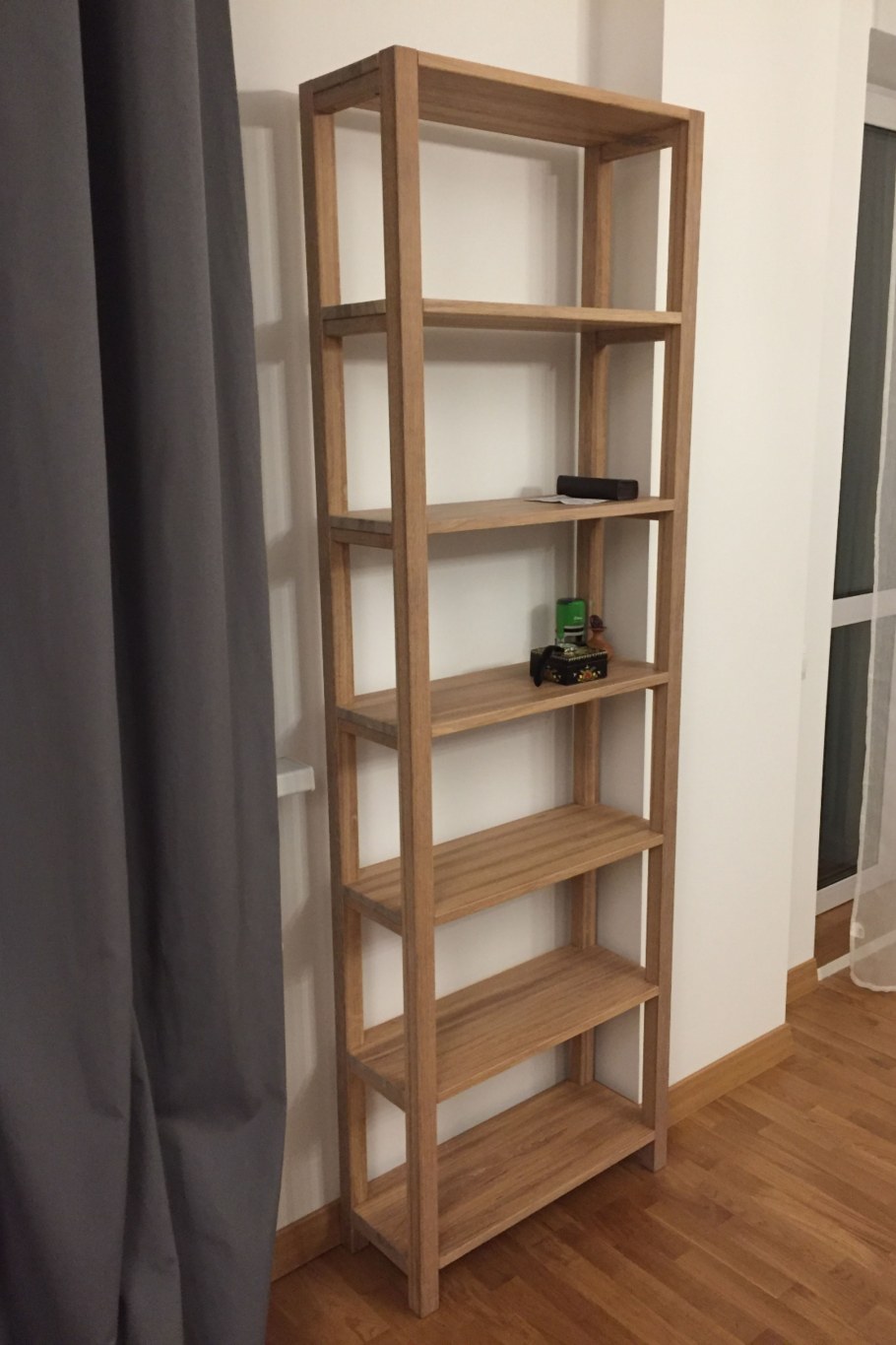 Стеллаж из массива дерева