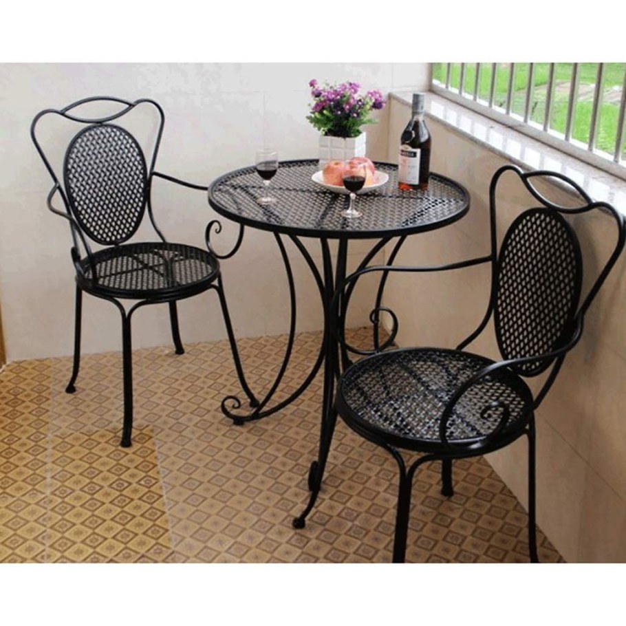 Столик и стулья на балкон