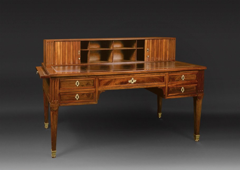 Ретро письменные столы бюро