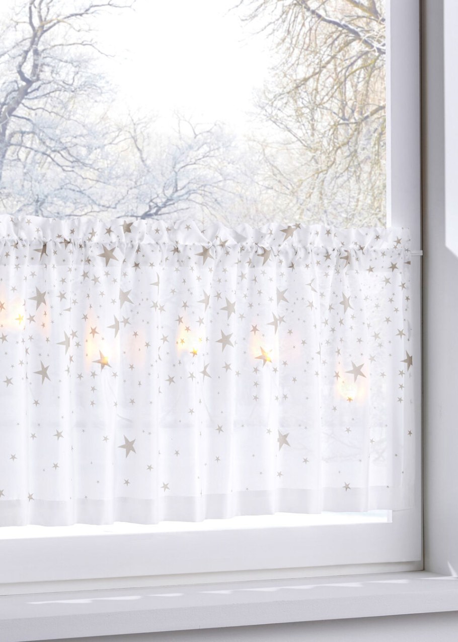 Тюль со снежинками