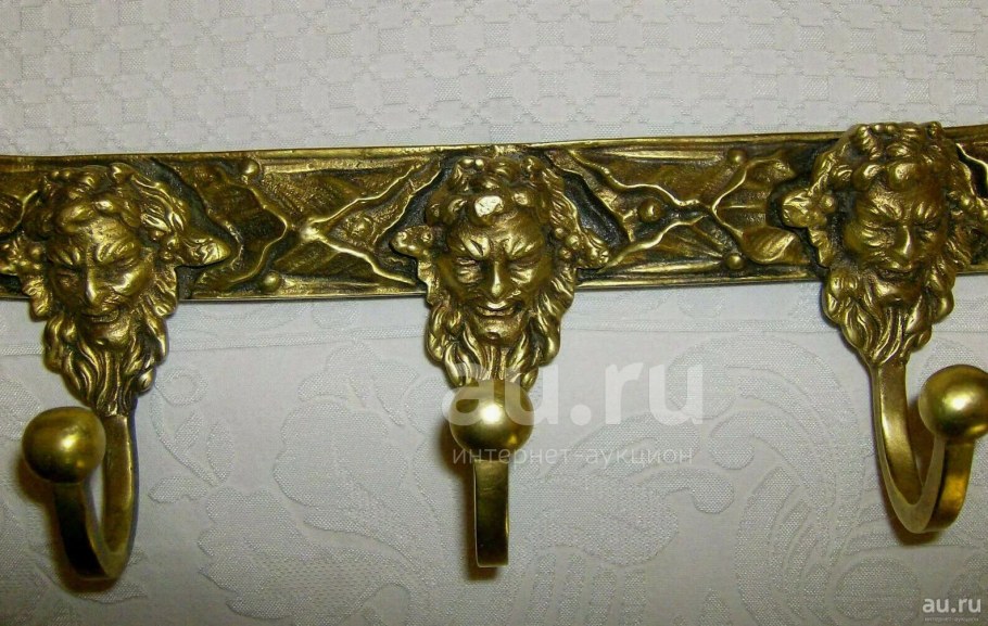 Бронзовая настенная вешалка