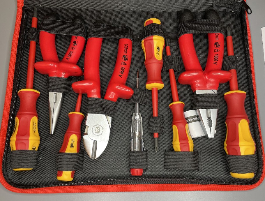 Набор диэлектрического инструмента НИИ-19, КВТ 73302