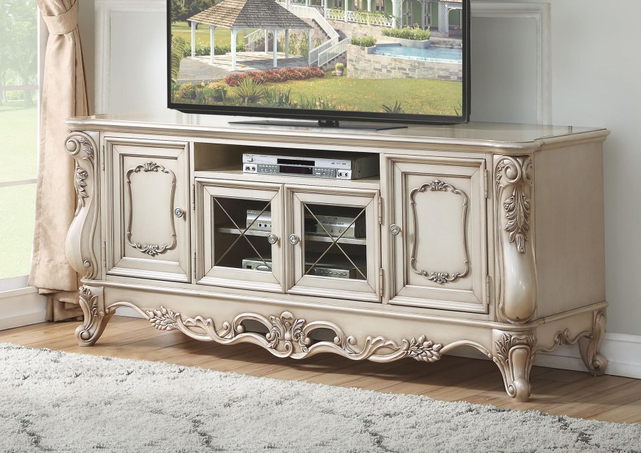 Classic Design TV Stand