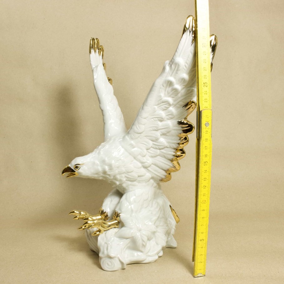 Статуэтка Орел фарфор