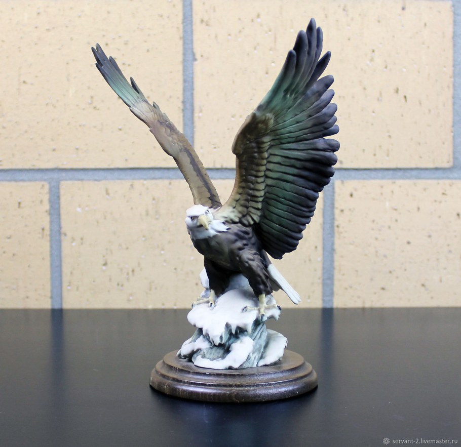 Статуэтка Орел фарфор Германия