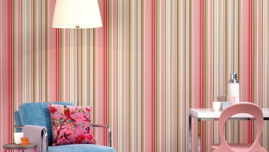 Полосатые обои в интерьере
