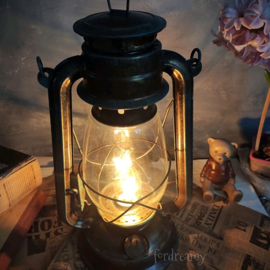 Фонарь керосиновый, лампа "летучая мышь"