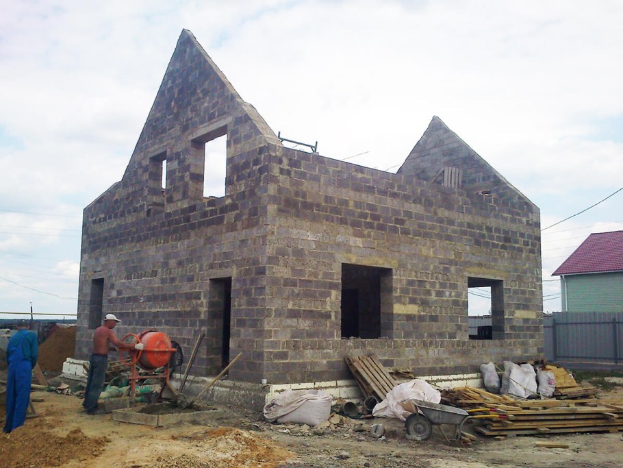 Бытовка из арболитовых блоков