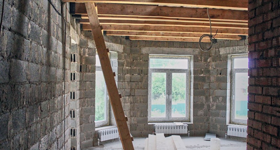 Окна в блочном доме