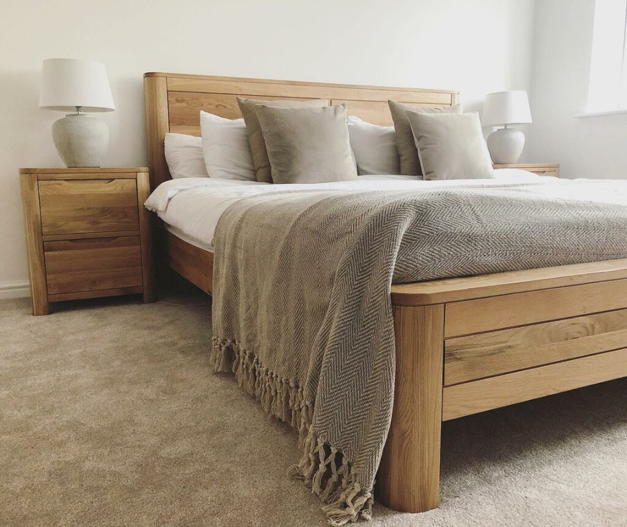 Кровать Сканди из массива дуба
