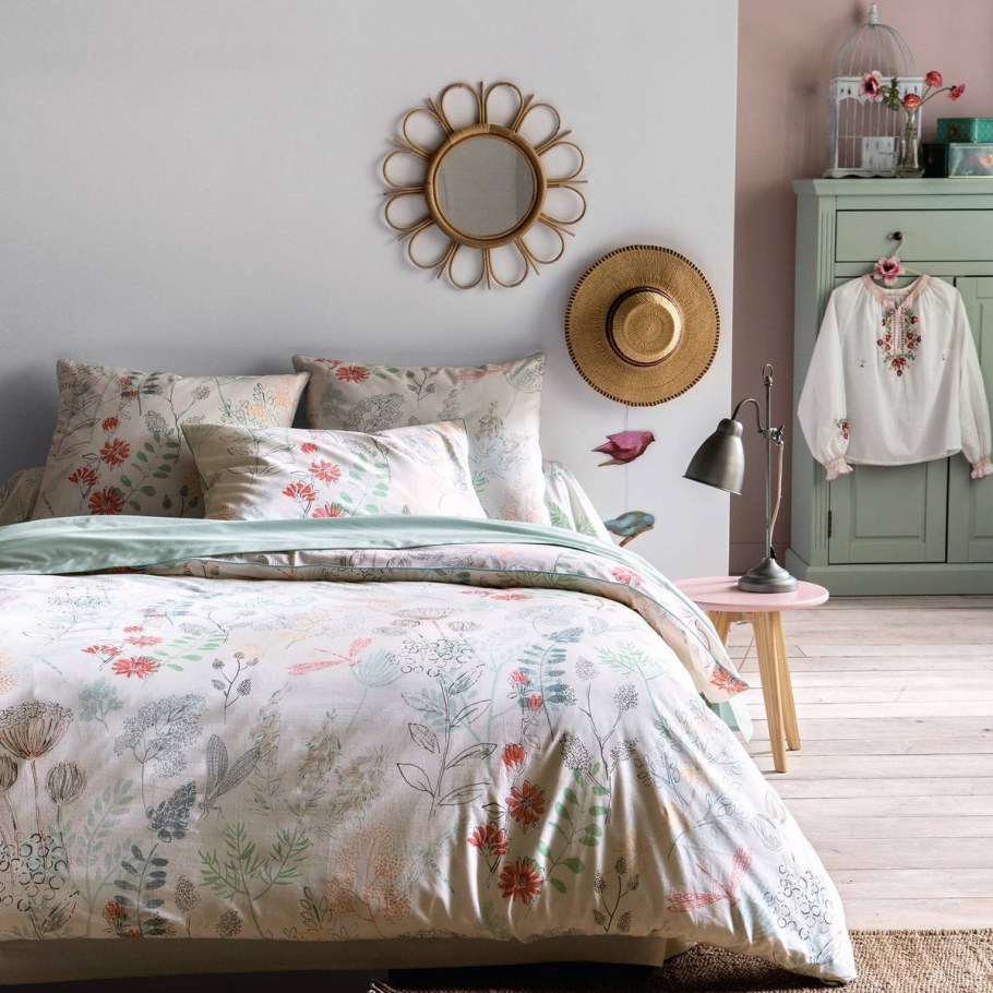 Постельный наволочки в интерьере Кантри